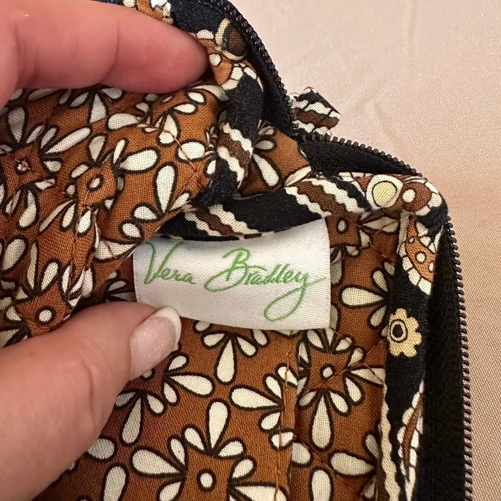 Vera Bradley Caffe Latte Zip-Around Cellphone Wallet Wristlet - Picture 6 of 9